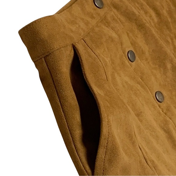 Andree by unit snap front high waist suede skirt with pockets size small NEW - Picture 3 of 7